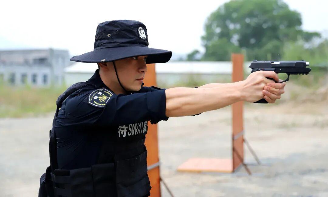 最美基层民警丨张培伟：最危险的地方，有他最坚定的身影