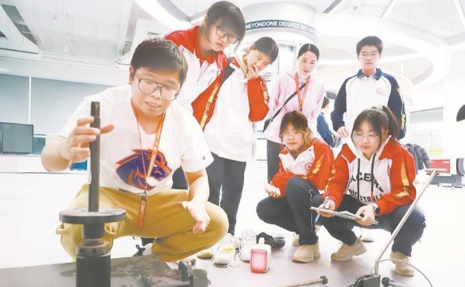 把物理知识“穿”在脚上