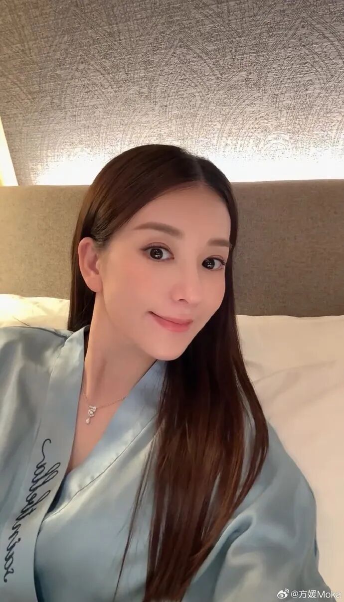 方媛曬照透露三胎順產 產后體重92斤