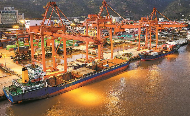 今年前10个月，福建对外贸易进出口总值1.56万亿元