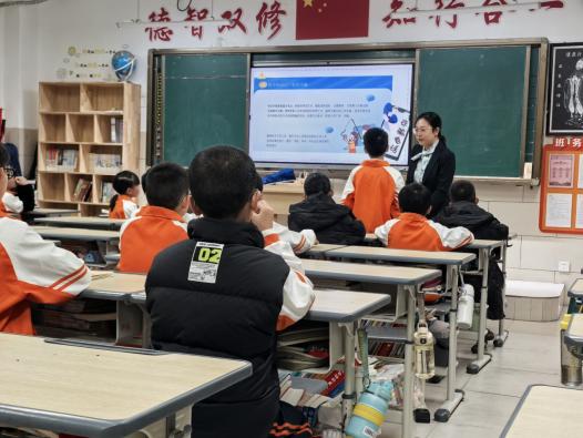 民生银行惠安支行进学校开展预防未成年人银行卡违法犯罪宣传活动