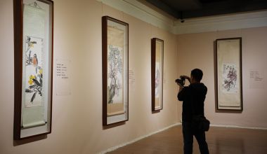 ���ʯ���챯�衢����е�51λ�黭�޽����漣��Ȫչ��