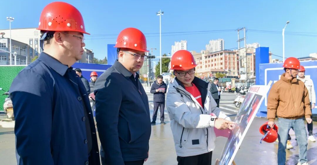 德化县委书记方俊钦调研城区“断头路”治理及园区道路建设工作