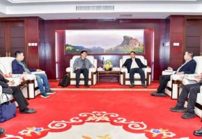 德化縣委書記方俊欽會見京東集團(tuán)和浙江城數(shù)集團(tuán)代表