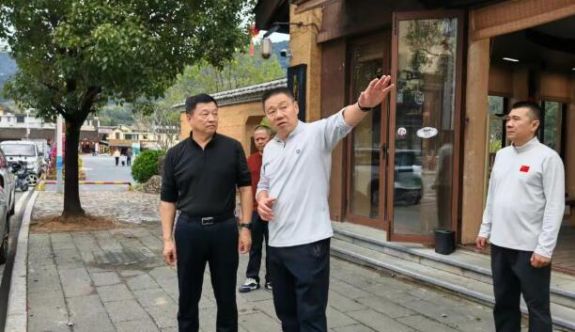 南靖縣領(lǐng)導(dǎo)深入土樓景區(qū)調(diào)研
