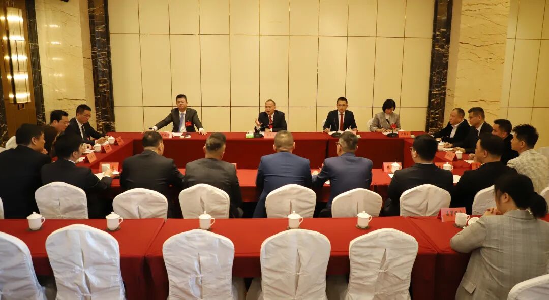 漳浦县党政主要领导会见异地商会会长、企业家代表