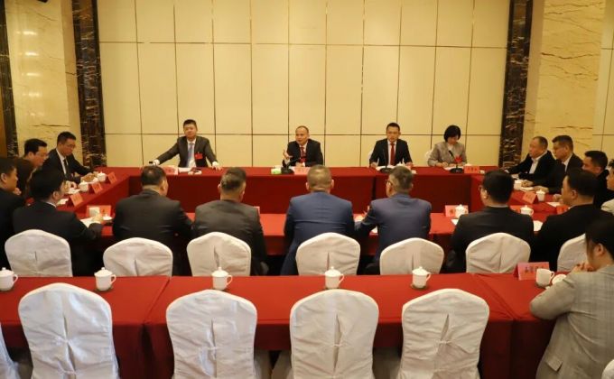 漳浦县党政主要领导会见异地商会会长、企业家代表