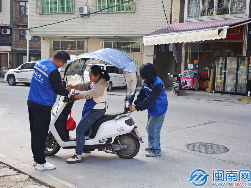 诏安官陂：联合拆篷治乱象 温情宣教促文明