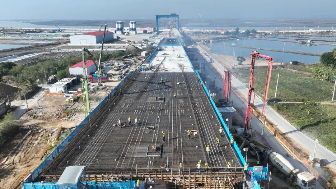 1600多人假期坚守，漳汕高铁东山段建设火力全开！