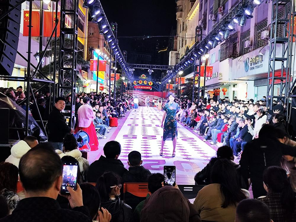 穿越70载解锁石狮潮流与乡愁  时光人民路元旦开街