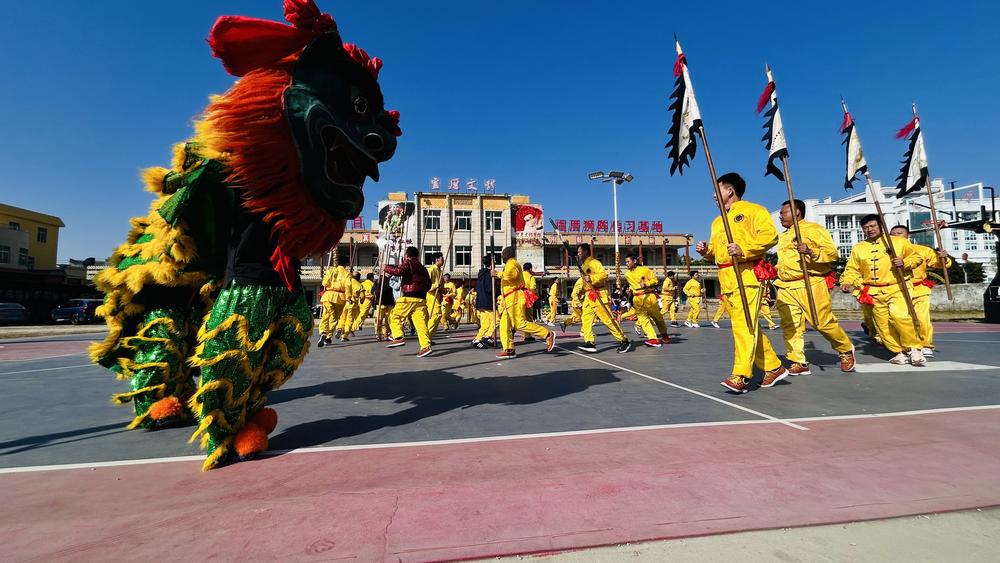 开年“狮”吼振精神 石狮卢厝狮阵举办2026年首次集体操练  