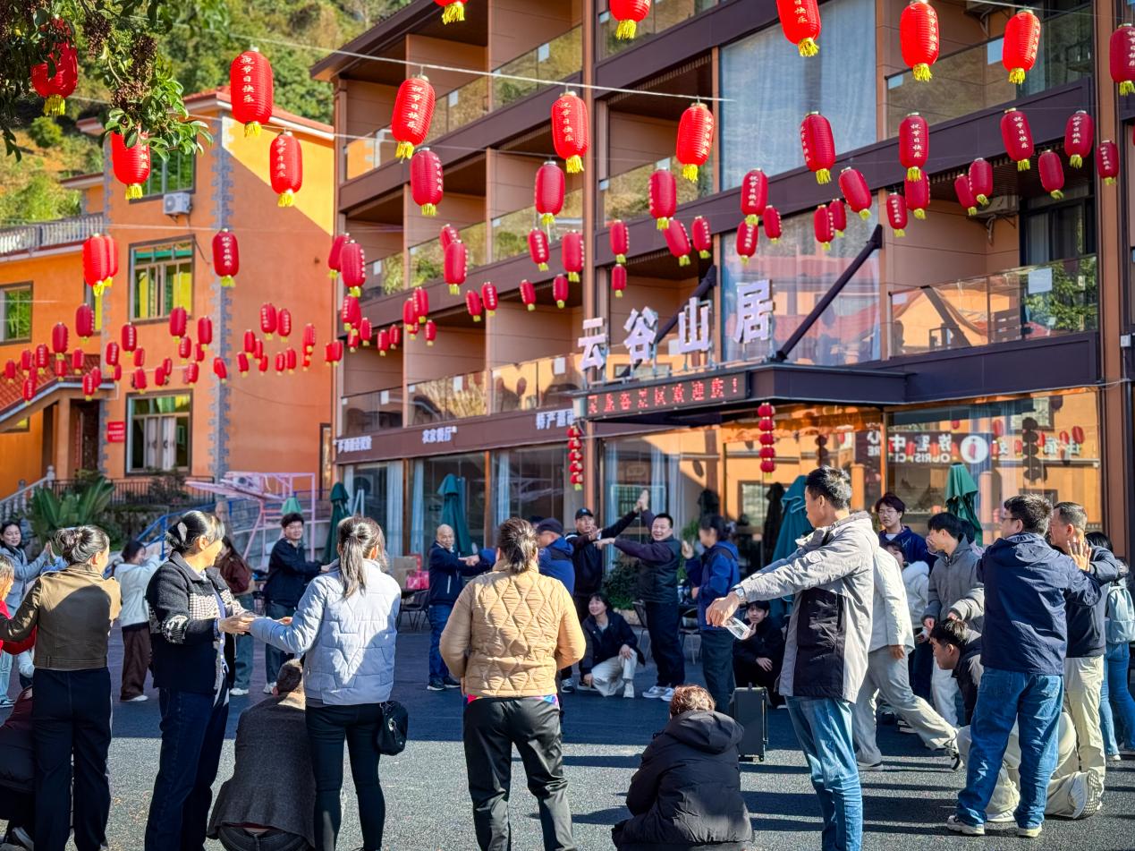 平和大溪：灵龙谷景区康养嘉年华，山水迎新乐满程