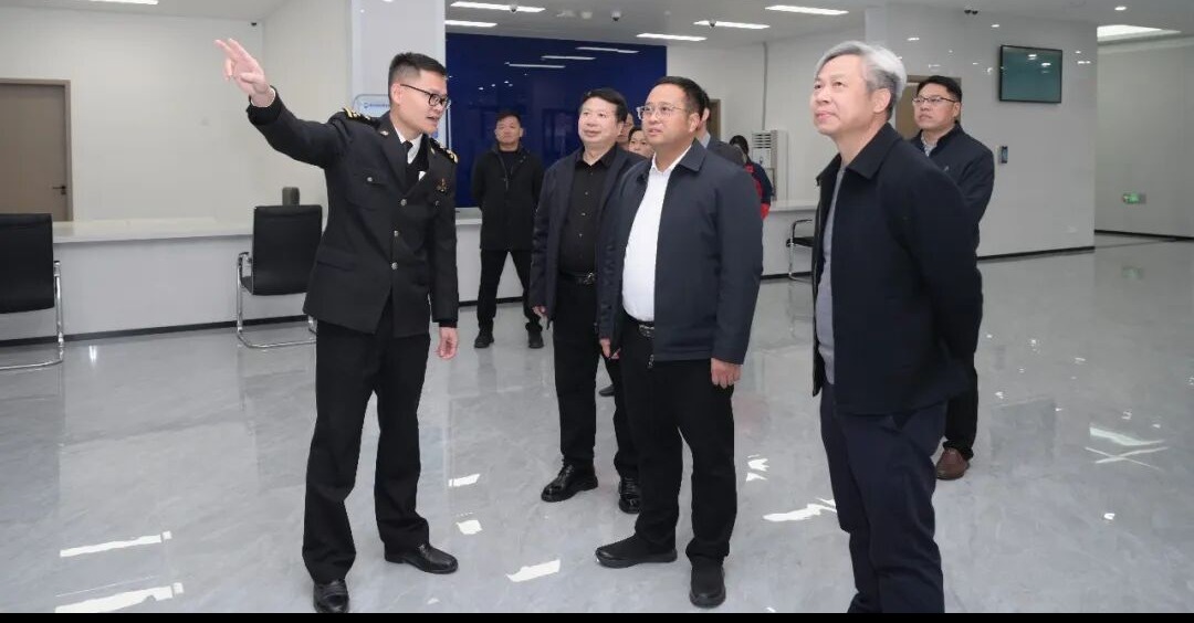 德化县委书记方俊钦调研县物流监管中心