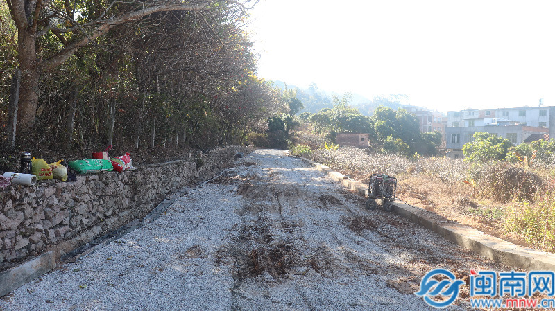 诏安官陂：民生道路建设正酣 产业振兴脉络持续畅通