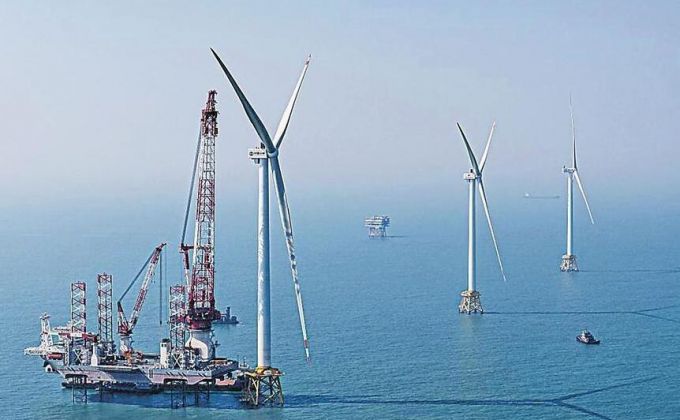 全球首台20兆瓦海上风机在闽成功吊装