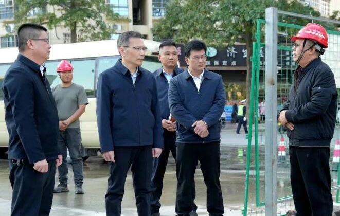 云霄县县长调研城建、交通领域重点项目