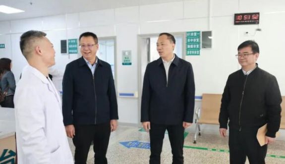 華安縣委書記走訪慰問市衛(wèi)健委“幫扶團”專家