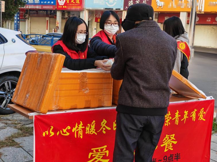 平安产险泉州中心支公司：暖食更暖心，关爱润人心