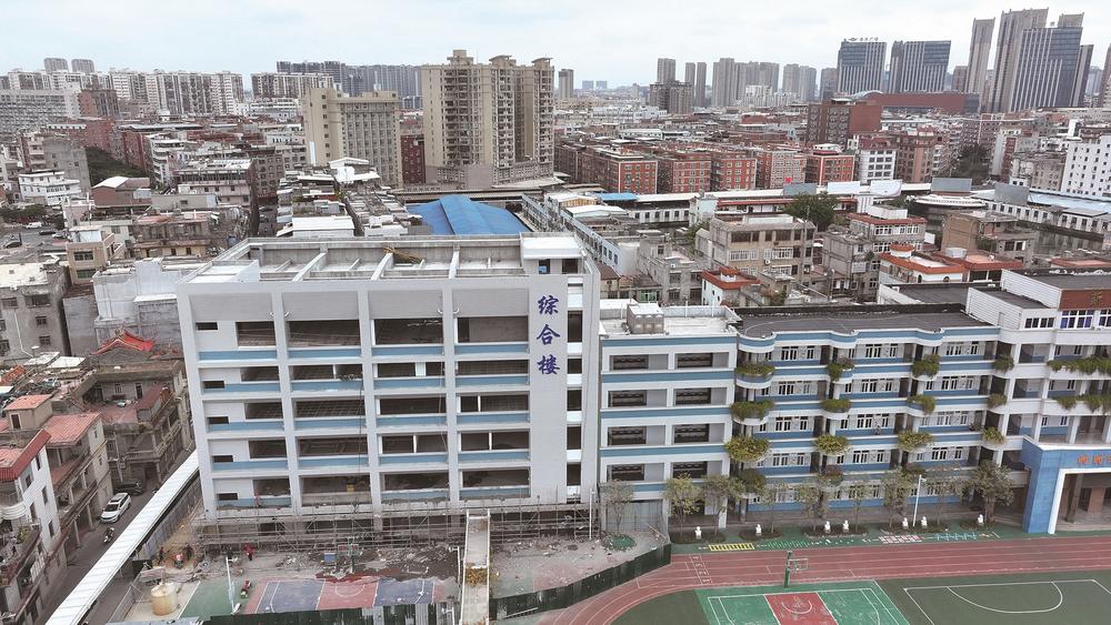 石狮新湖中心小学扩建综合楼4月份将完工