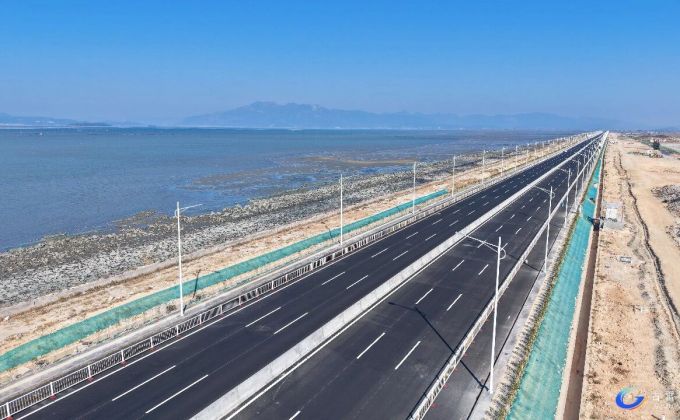 疏港“新动脉”！古雷西侧疏港大道一期工程陆域段全线建成