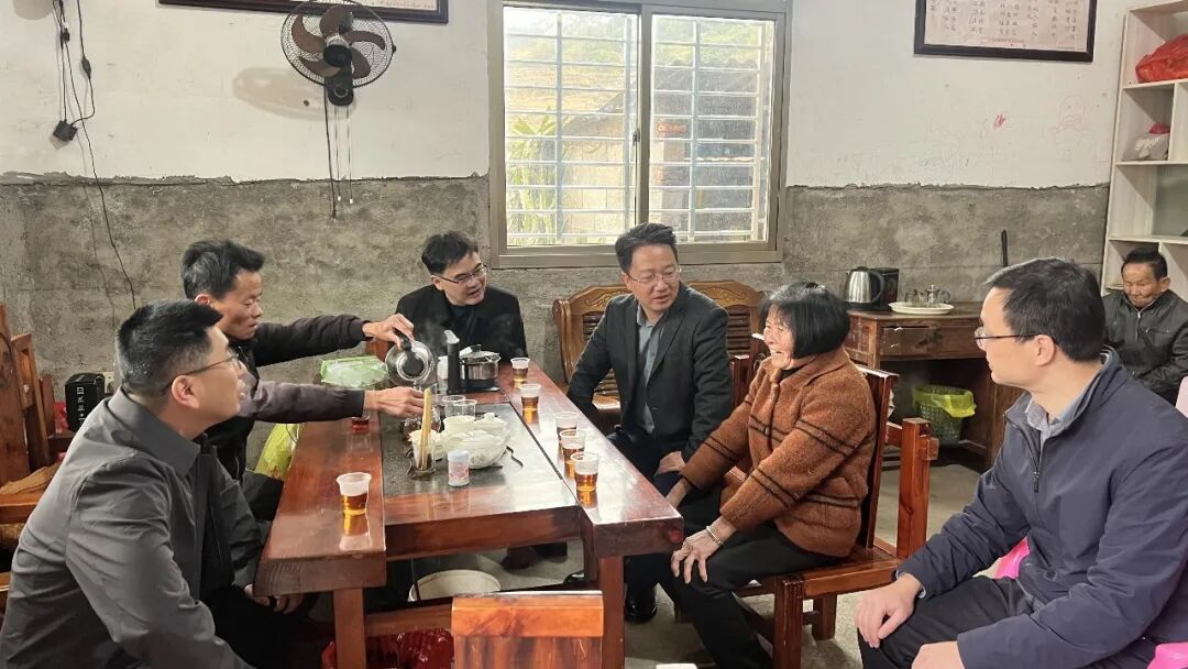 福建省委文明办到泉港区慰问道德模范蔡玉华