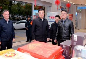 德化縣縣長吳志樸走訪銀行業(yè)機構(gòu)