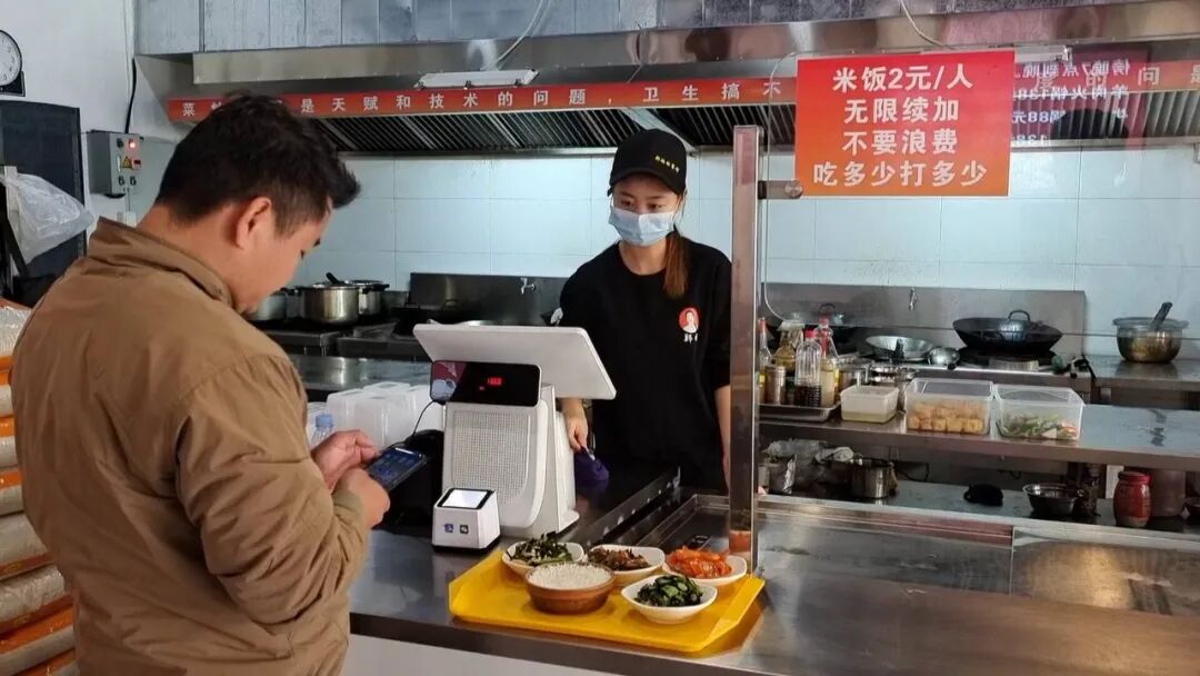 回眸·2025丨长泰幸福餐厅：一餐热饭暖民心