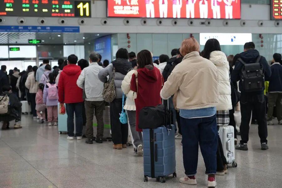 春运第一天 福州火车站预计发送旅8.5万人次