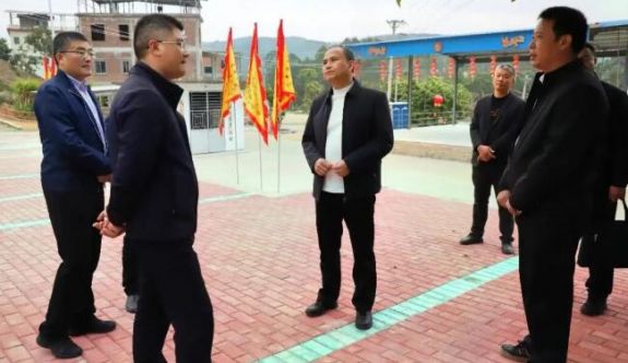 漳浦县委书记督导赤岭乡人居环境整治“拆旧拓新”工作
