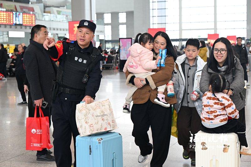 2026年春運(yùn)啟幕 溫暖“福站”映照幸福底色 2026年春運(yùn)啟幕 溫暖“福站”映照幸福底色