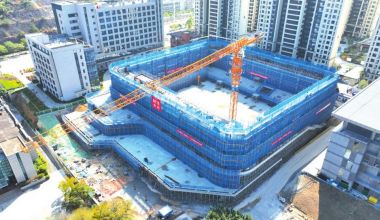 南安：王文教羽毛球馆主体结构提前30天封顶