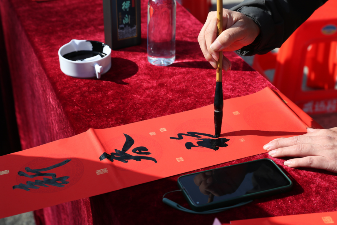 这份年味是手写的！威远楼新春送“福”啦！