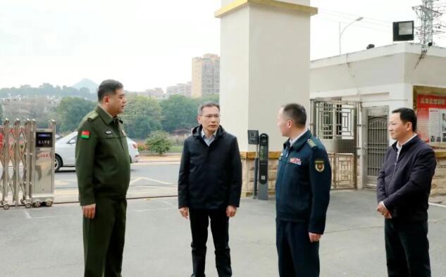 云霄县县长看望慰问驻地官兵