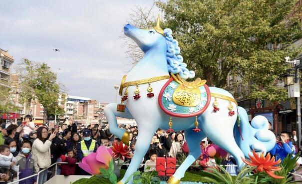 六匹駿馬聚首古城！“東·守守”壓軸亮相