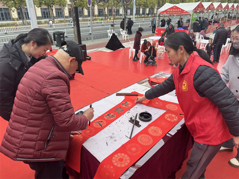 三好进社区 福马启新程| 芗城芝山街道西湖湖滨新苑年货节圆满举办
