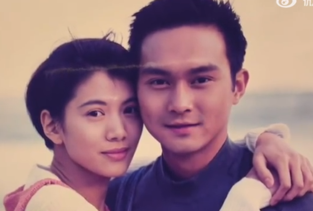 袁咏仪庆祝和张智霖银婚：25年，正是青春的模样