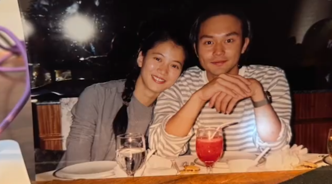 袁咏仪庆祝和张智霖银婚：25年，正是青春的模样