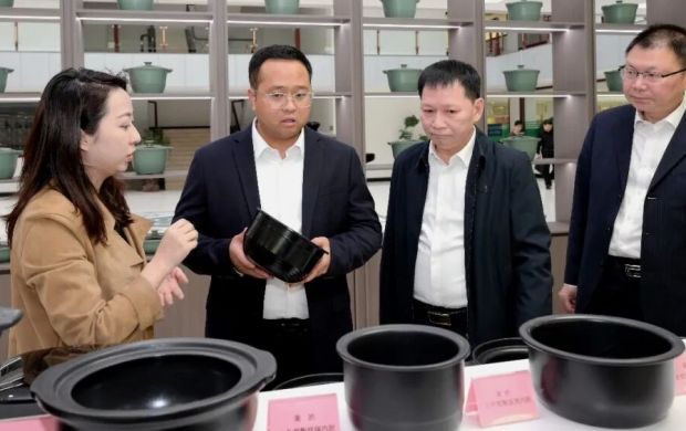 �»���ί��Ƿ����յ��н�ǰ��ȫ��������