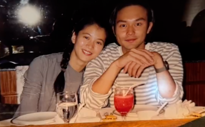 袁咏仪庆祝和张智霖银婚：25年，正是青春的模样