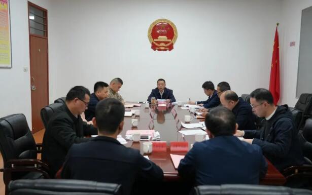 南靖县政府党组2025年度民主生活会召开