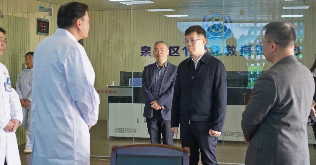 泉港区政府主要领导带队看望慰问坚守岗位的一线干部职工