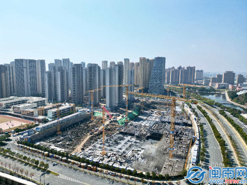 新春走基层 | 坚守一线抢工期 泉州国际中心项目春节施工忙