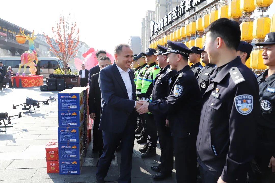 致敬“坚守者”！漳浦县四套班子主要领导走访慰问一线工作人员