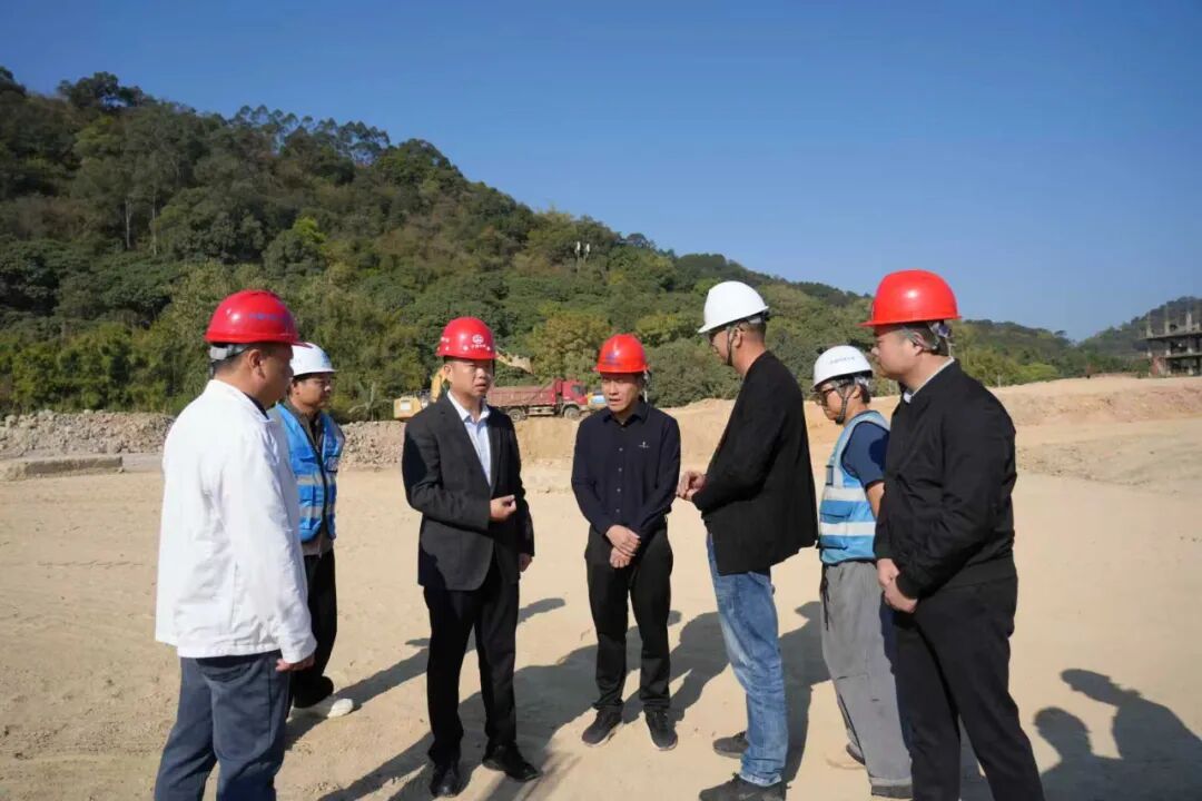 南靖县领导调研重点项目并慰问春节不停工一线建设者