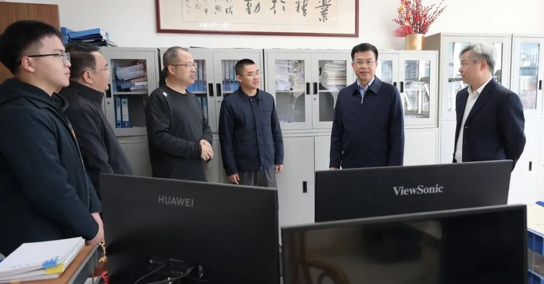 德化县县长吴志朴走访慰问坚守岗位一线干部职工