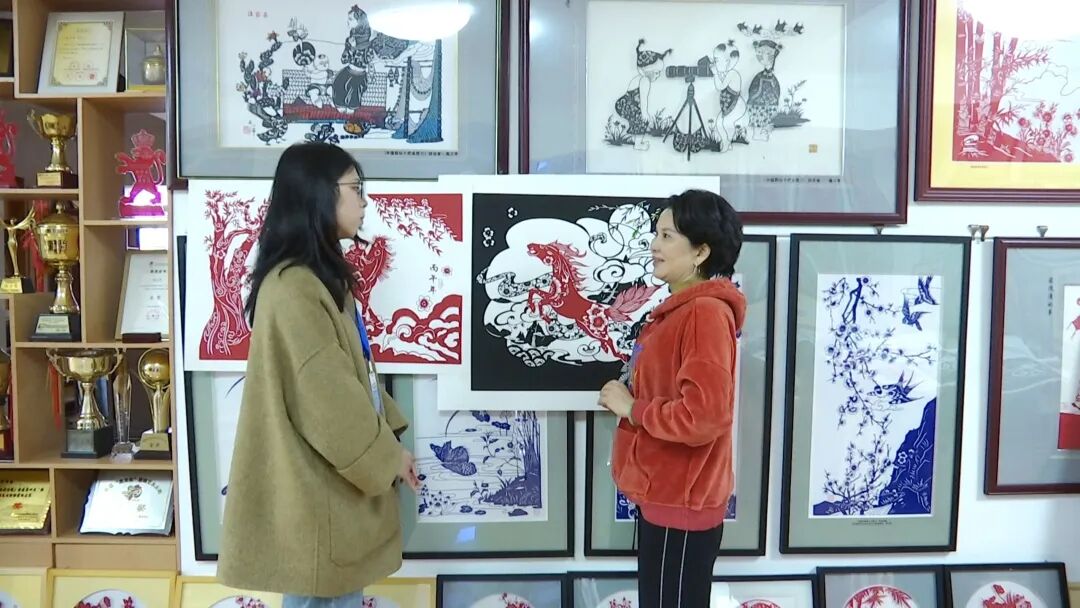 剪出“马”上有福迎新岁