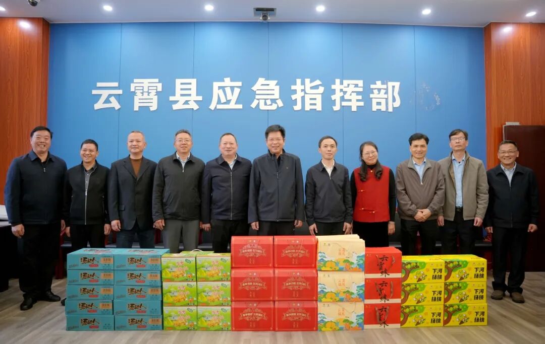 云霄县委书记看望慰问春节期间坚守工作岗位的一线工作人员