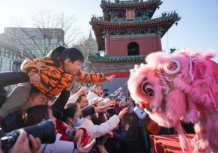 九州同春启新程 万家灯火映山河——各地群众欢度丙午马年春节