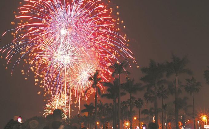 厦金焰火 共庆新春