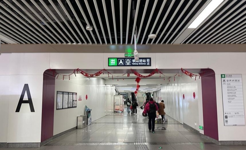 新春走基层｜记者在福州火车南站当“义警”：指路指到“嘴皮发烫”